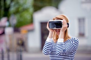 What is virtual reality technology? What are virtual reality applications? and how does virtual reality work?